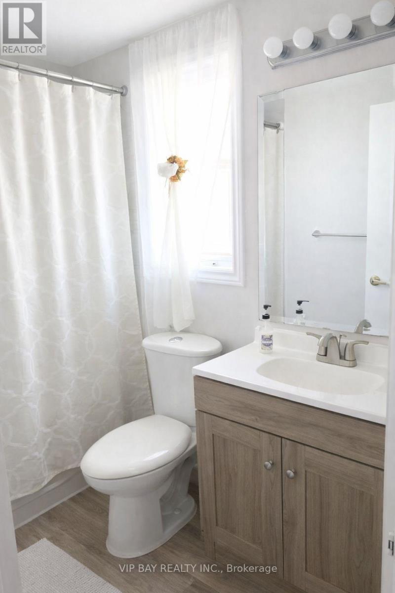 41 Draper Boulevard N, Vaughan, Ontario L4J 5Y9 - Photo 6 - N12719628