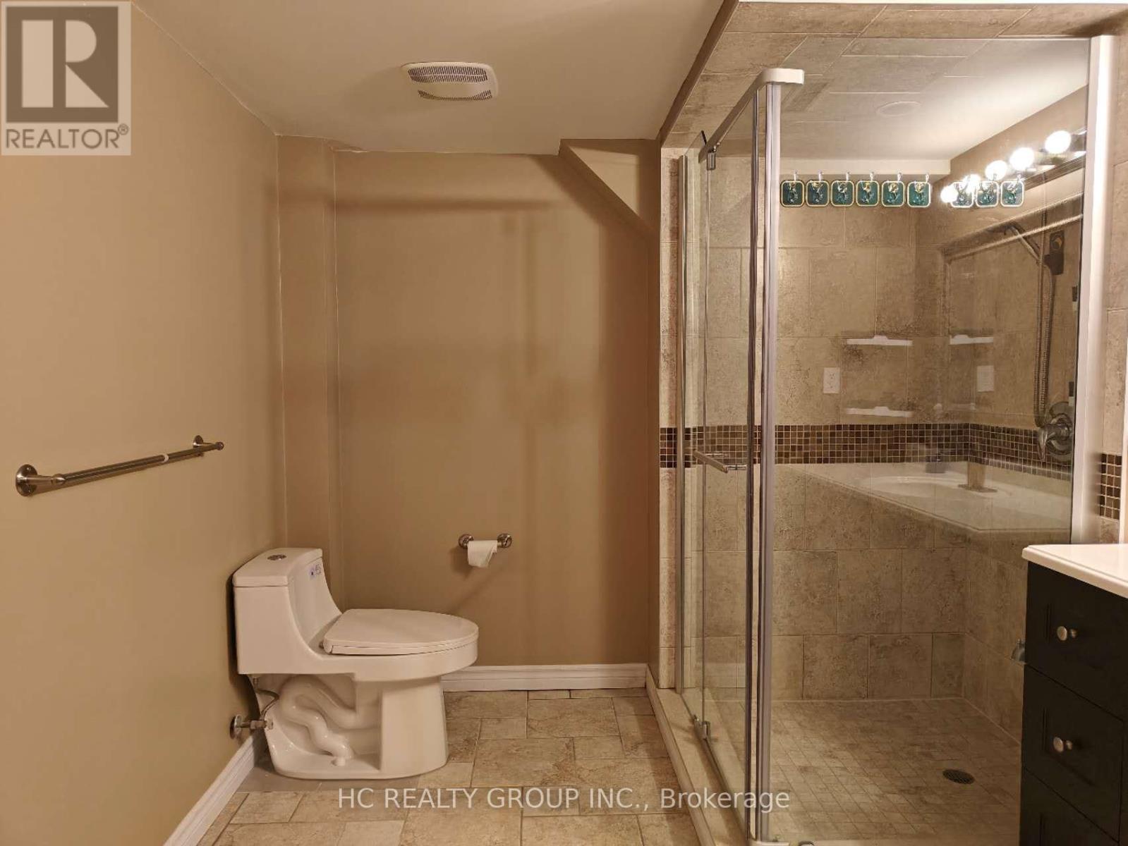 Basement 4 Pine Bough Manor, Richmond Hill, Ontario  L4S 1A4 - Photo 18 - N12825530