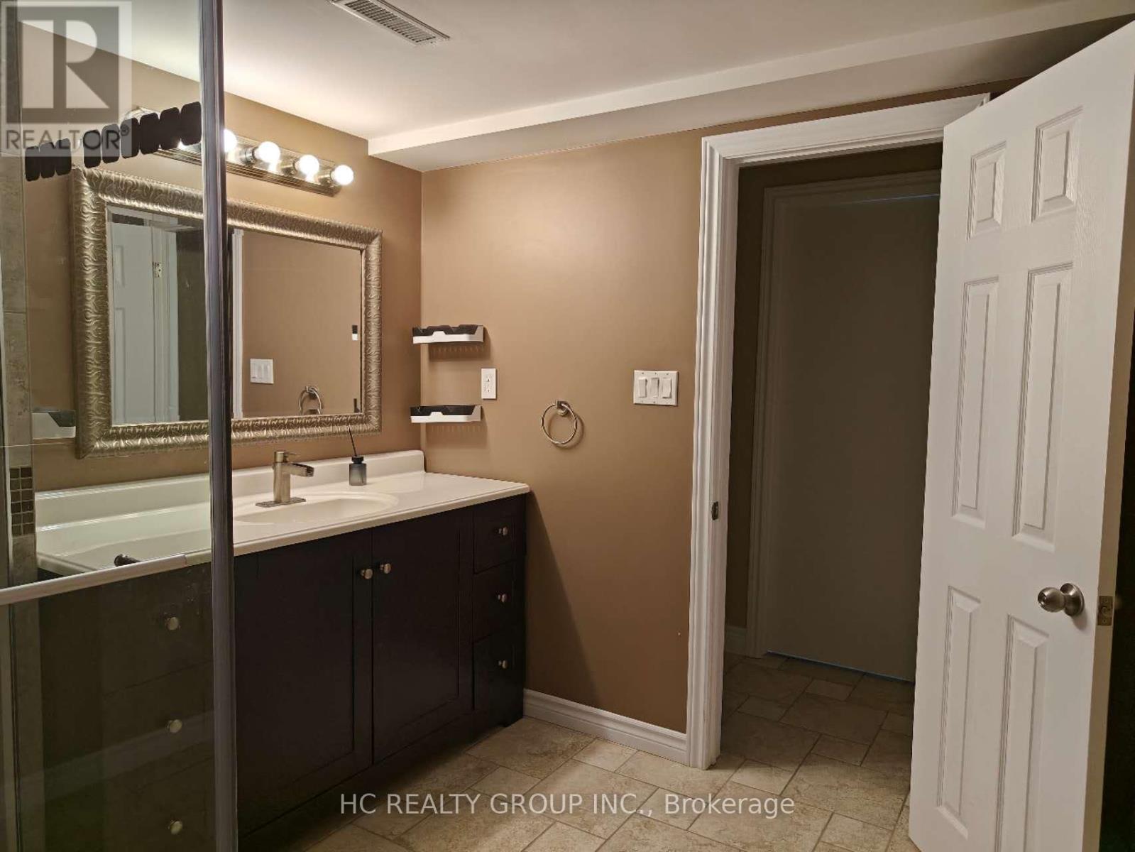 Basement 4 Pine Bough Manor, Richmond Hill, Ontario  L4S 1A4 - Photo 20 - N12825530