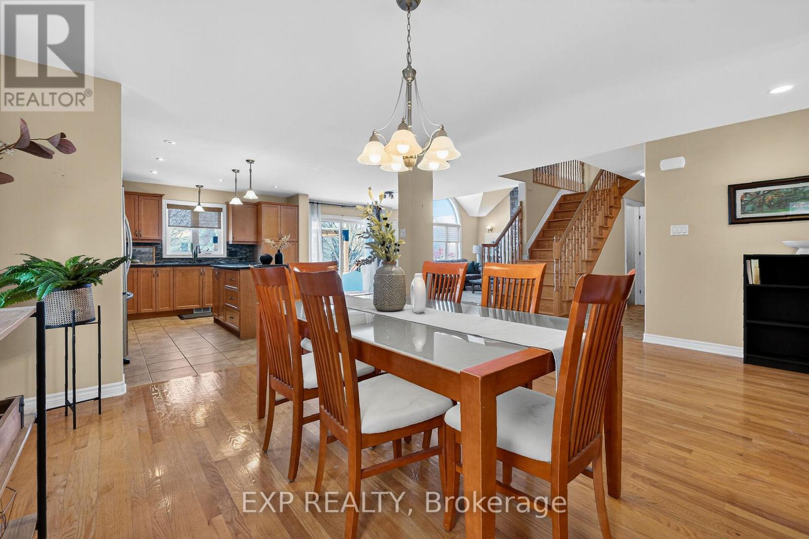 32 Olde Towne. Avenue, Russell, Ontario  K4R 0A5 - Photo 13 - X12825550