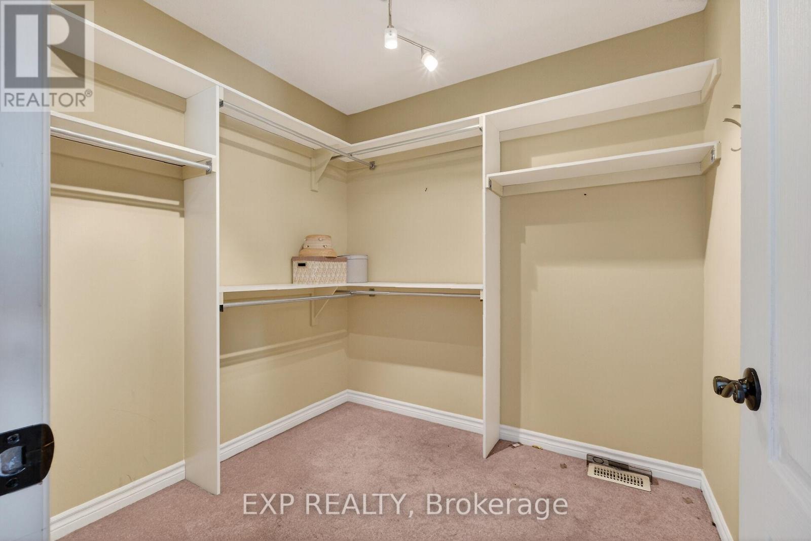 32 Olde Towne. Avenue, Russell, Ontario  K4R 0A5 - Photo 19 - X12825550