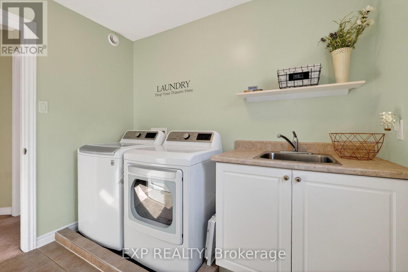 32 Olde Towne. Avenue, Russell, Ontario  K4R 0A5 - Photo 24 - X12825550