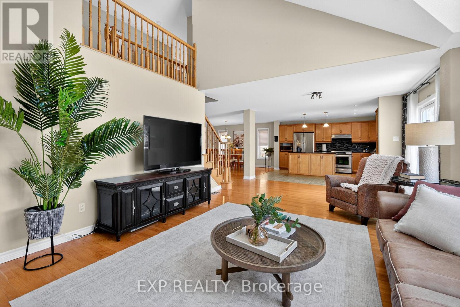 32 Olde Towne. Avenue, Russell, Ontario  K4R 0A5 - Photo 6 - X12825550