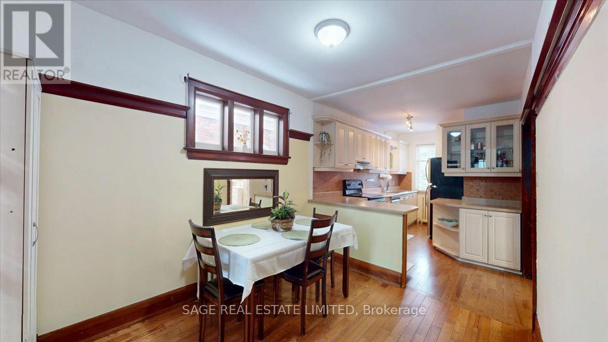 40 William Street, Toronto, Ontario  M9N 2G7 - Photo 12 - W12825572