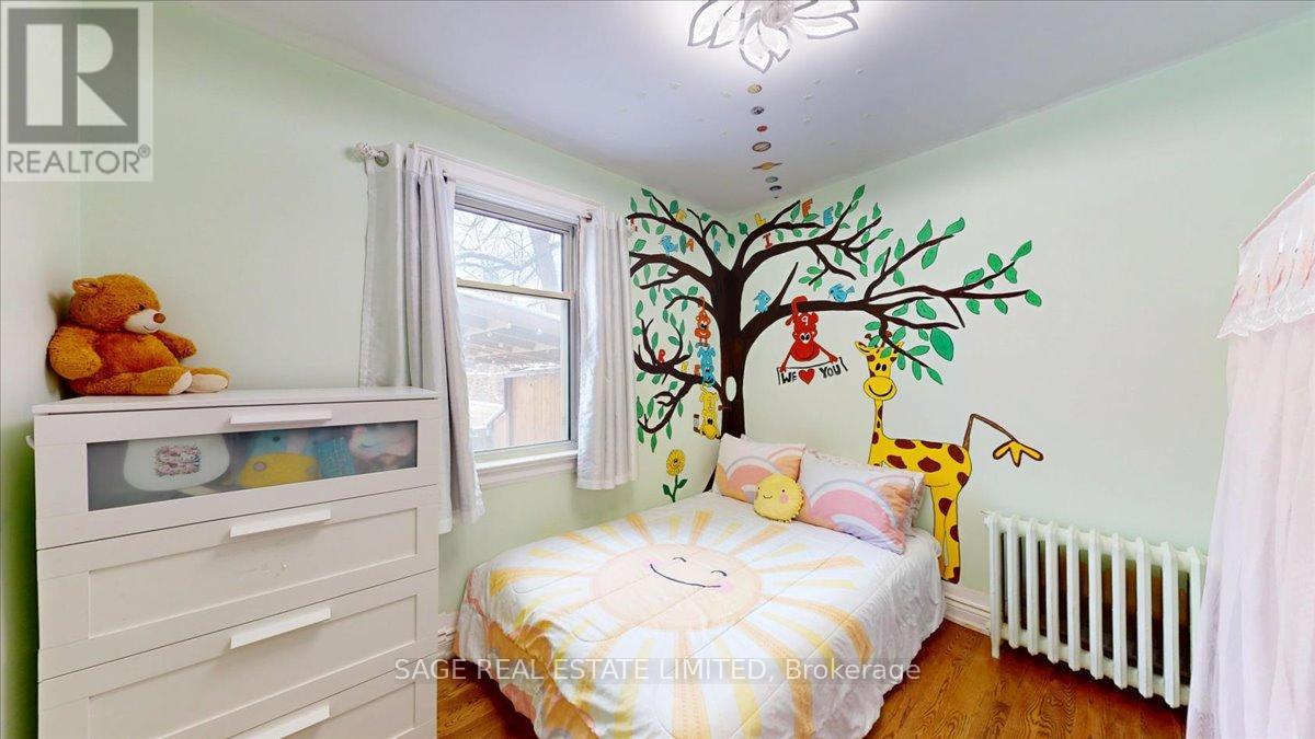 40 William Street, Toronto, Ontario  M9N 2G7 - Photo 18 - W12825572