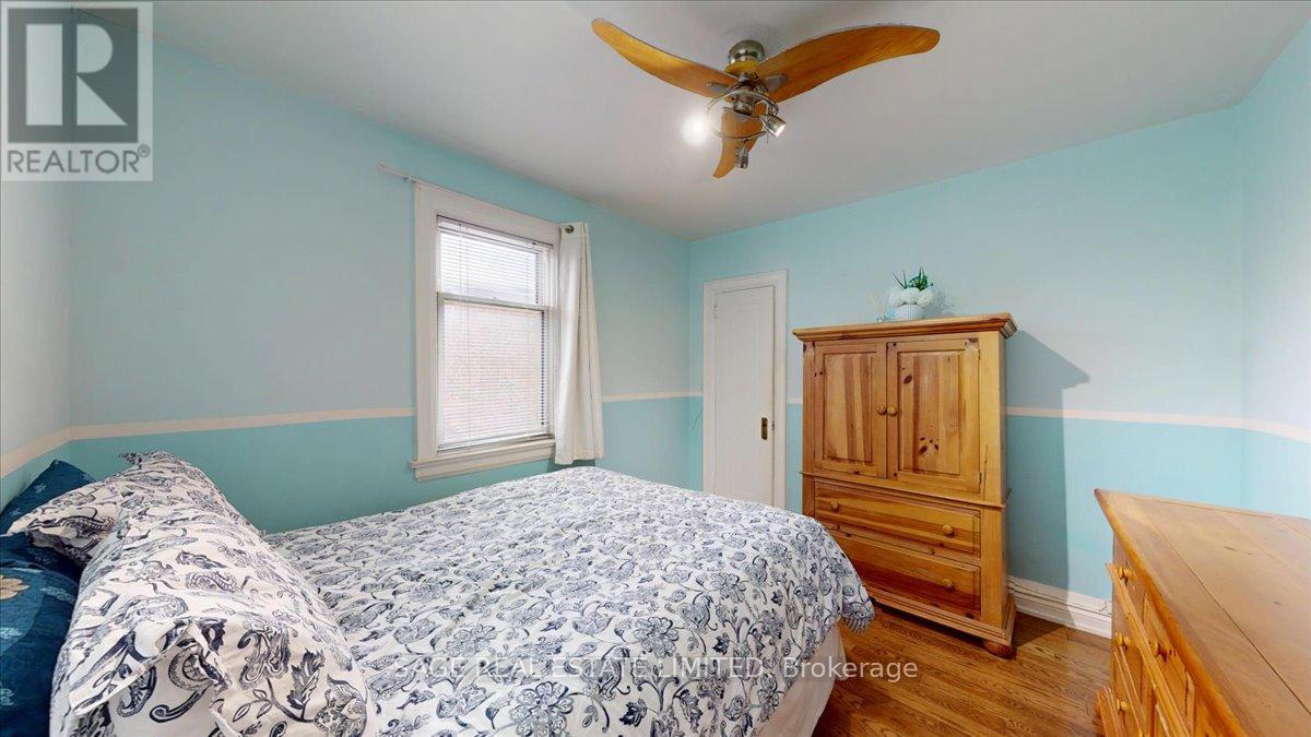 40 William Street, Toronto, Ontario  M9N 2G7 - Photo 24 - W12825572