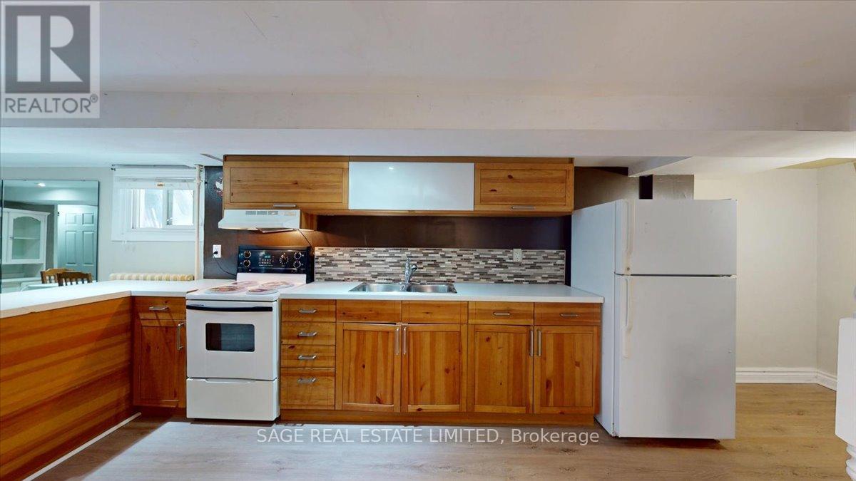 40 William Street, Toronto, Ontario  M9N 2G7 - Photo 31 - W12825572