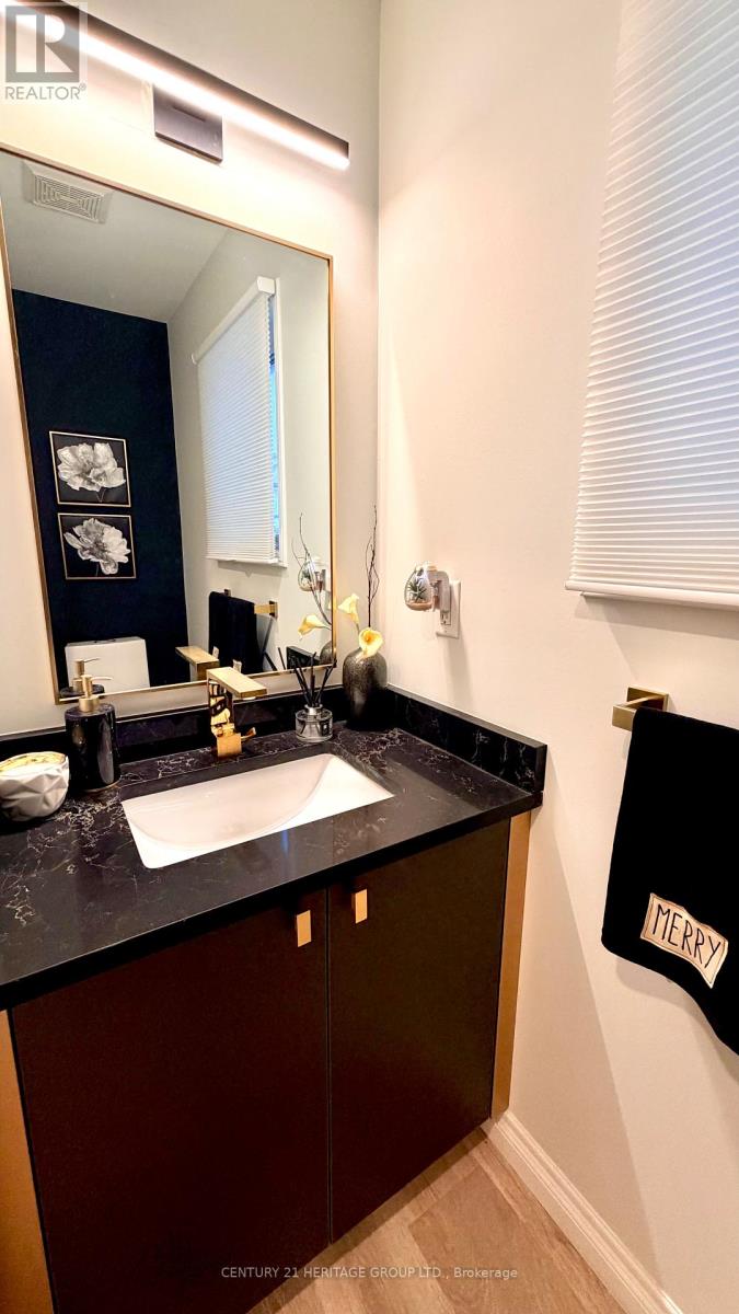 58 Russel Drive, Bradford West Gwillimbury, Ontario  L3Z 0M9 - Photo 7 - N12825090