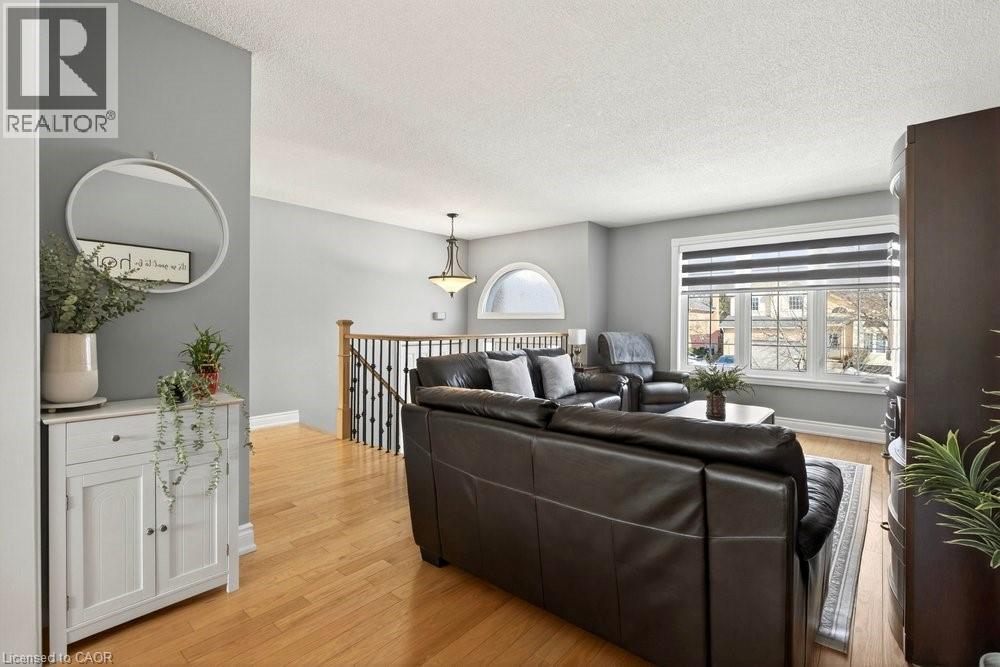 2152 Cleaver Avenue, Burlington, Ontario  L7M 3W3 - Photo 5 - 40807512