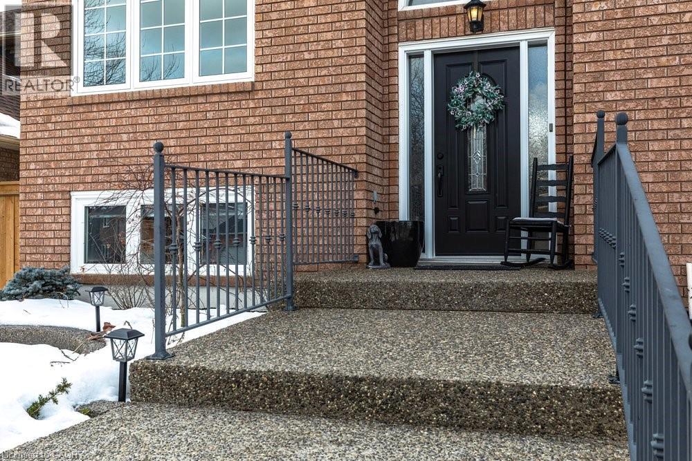 2152 Cleaver Avenue, Burlington, Ontario  L7M 3W3 - Photo 2 - 40807512