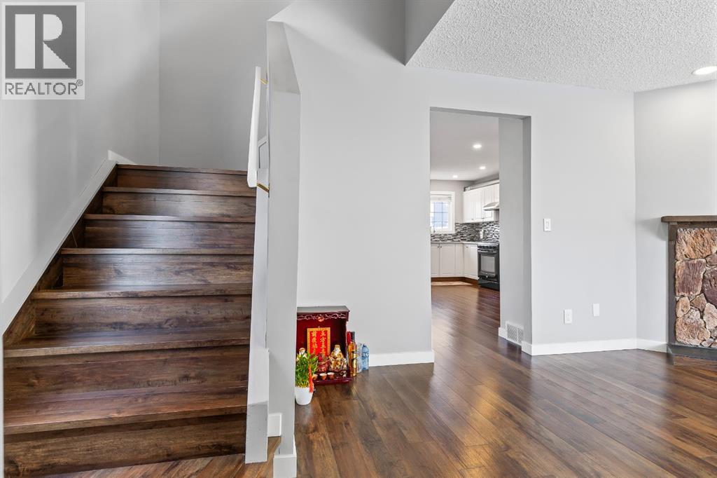 392 Templeside Circle Ne, Calgary, Alberta  T1Y 4K9 - Photo 3 - A2288989