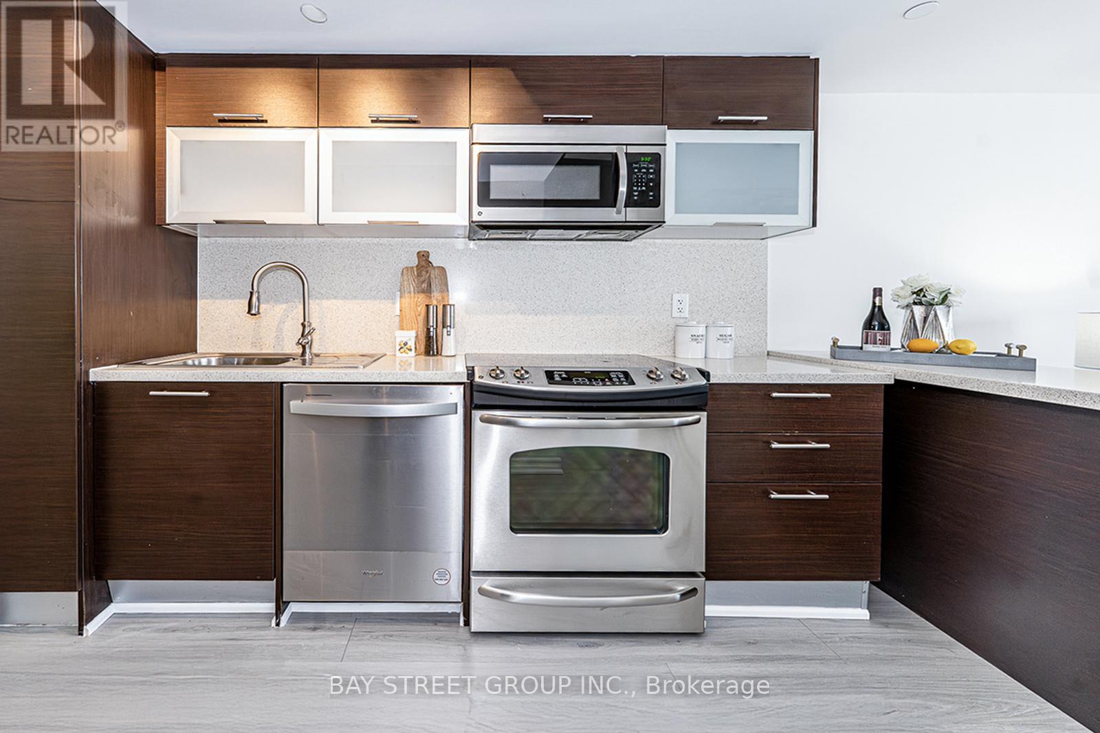 2201 - 386 Yonge Street, Toronto, Ontario  M5B 0A5 - Photo 14 - C12825620