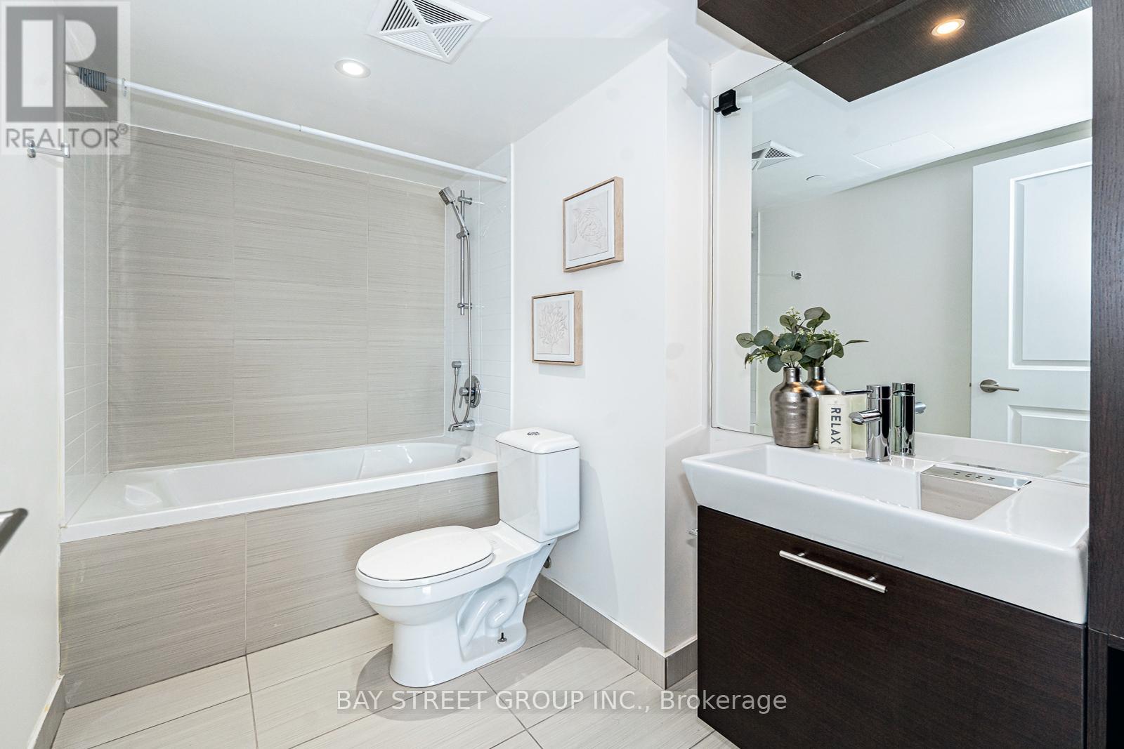 2201 - 386 Yonge Street, Toronto, Ontario  M5B 0A5 - Photo 18 - C12825620