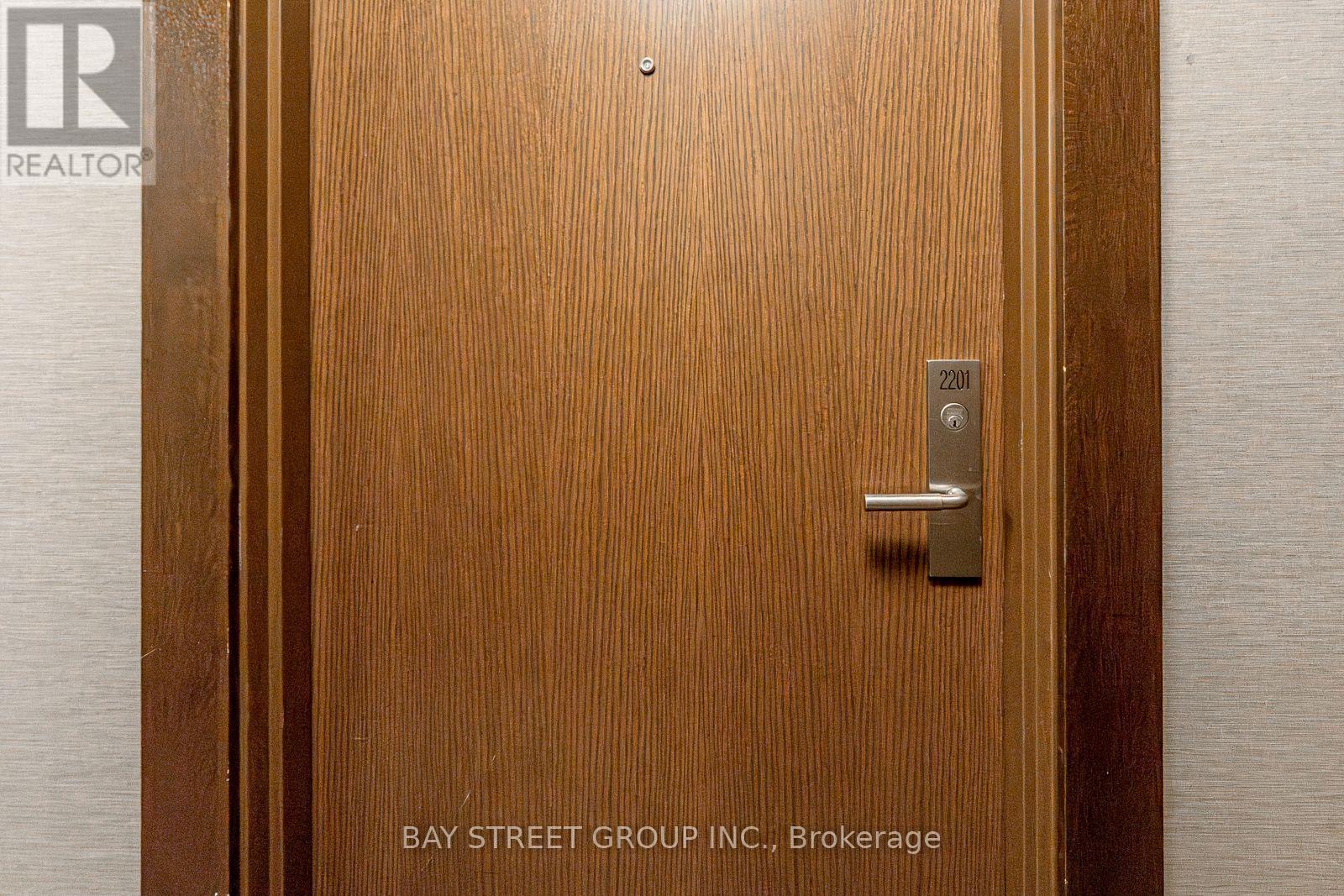 2201 - 386 Yonge Street, Toronto, Ontario  M5B 0A5 - Photo 4 - C12825620