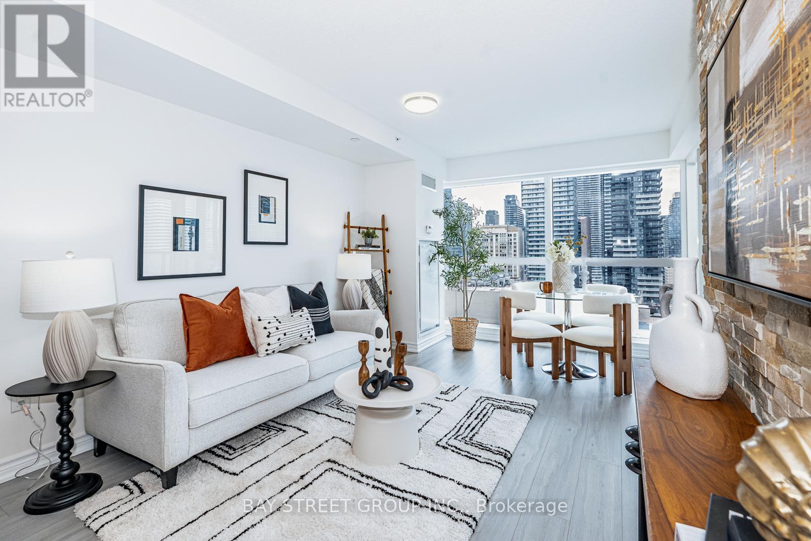 2201 - 386 Yonge Street, Toronto, Ontario  M5B 0A5 - Photo 6 - C12825620