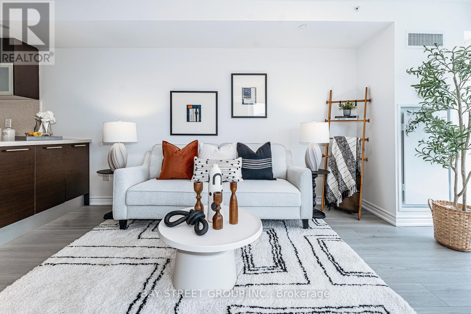 2201 - 386 Yonge Street, Toronto, Ontario  M5B 0A5 - Photo 9 - C12825620