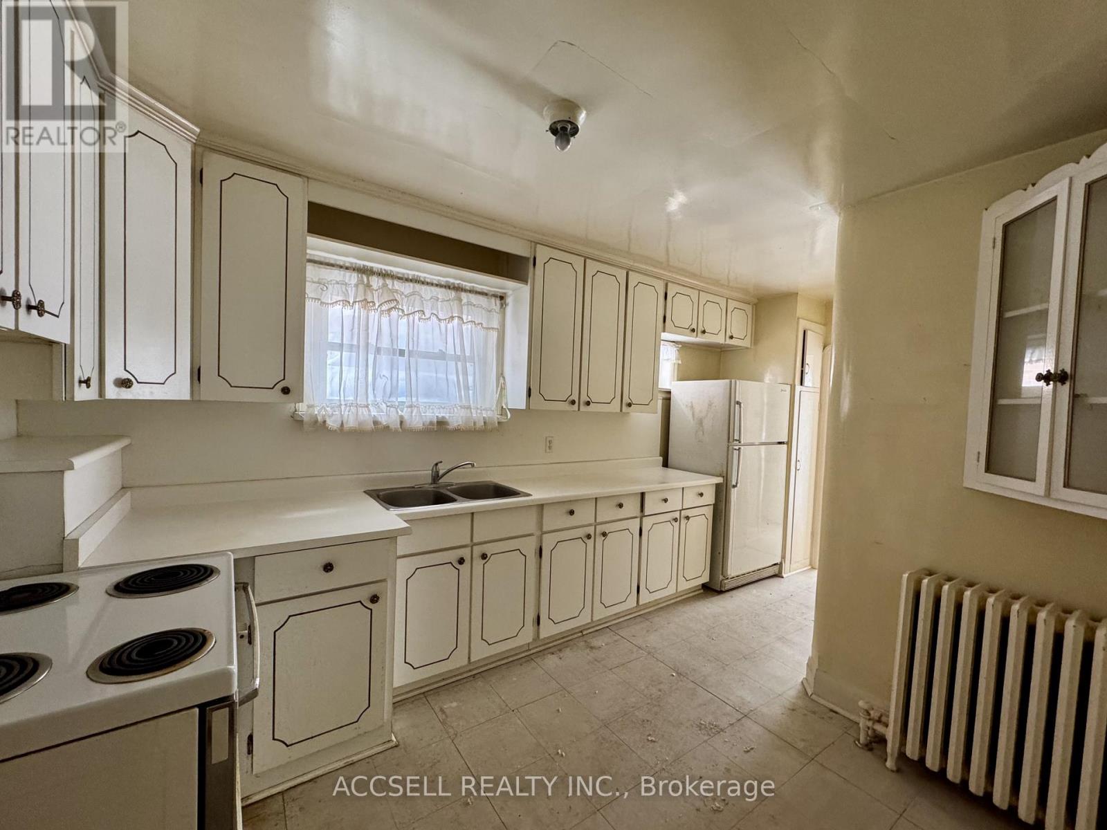 142 Glenwood Crescent, Toronto, Ontario  M4B 1K2 - Photo 5 - E12825604