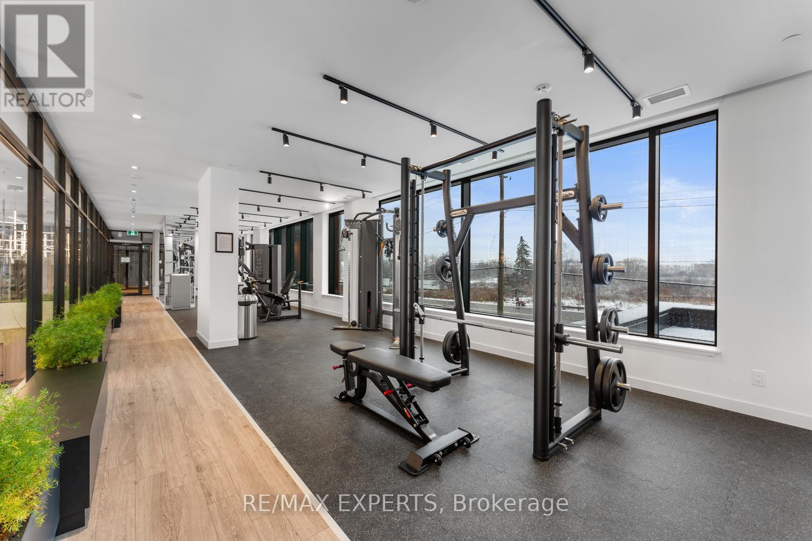 1002 - 3071 Trafalgar Road, Oakville, Ontario  L6H 8C6 - Photo 4 - W12825596