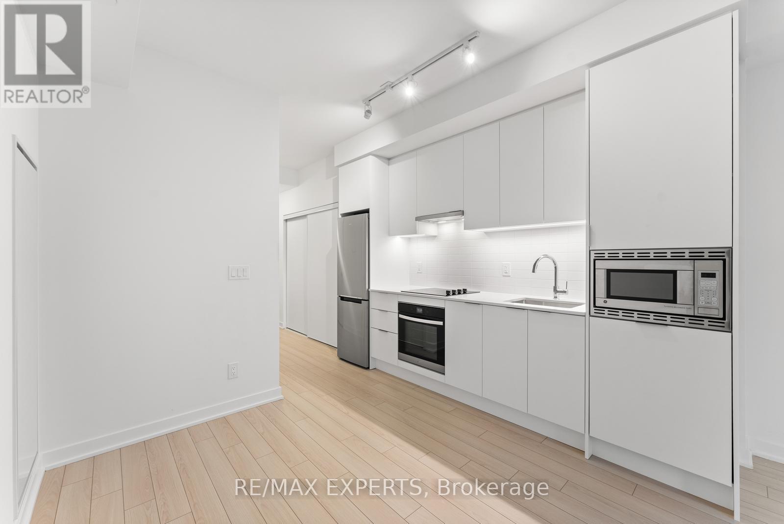 1002 - 3071 Trafalgar Road, Oakville, Ontario  L6H 8C6 - Photo 8 - W12825596