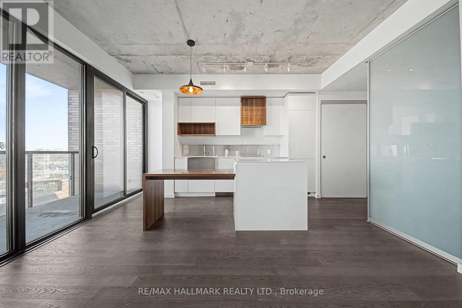 609 - 383 Sorauren Avenue, Toronto, Ontario  M6R 0A4 - Photo 4 - W12825608