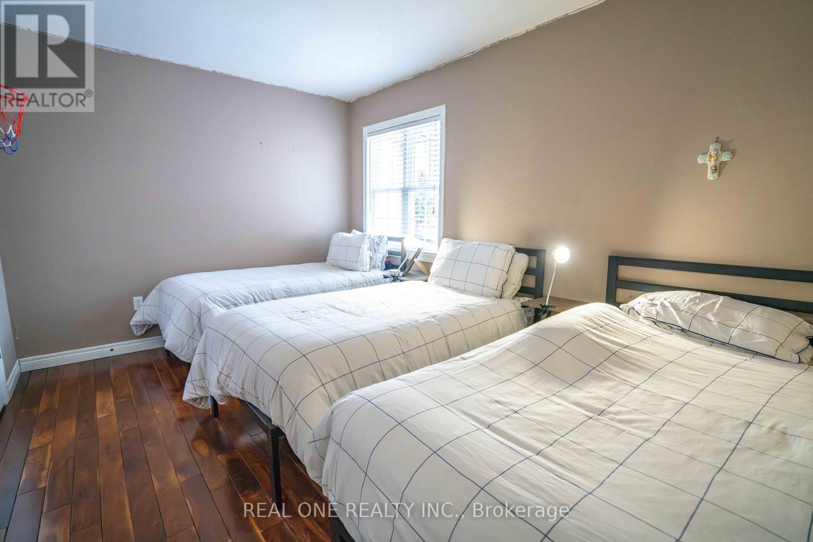 744 Brandenburg Boulevard, Waterloo, Ontario  N2T 2W9 - Photo 19 - X12825584