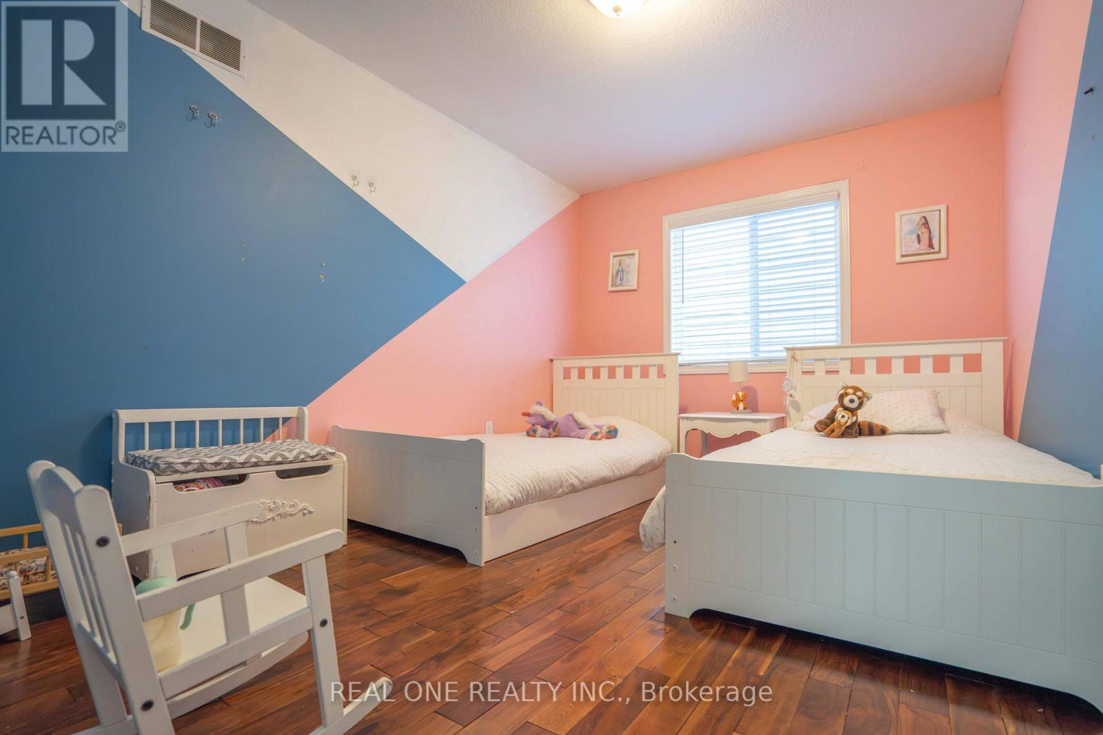 744 Brandenburg Boulevard, Waterloo, Ontario  N2T 2W9 - Photo 20 - X12825584