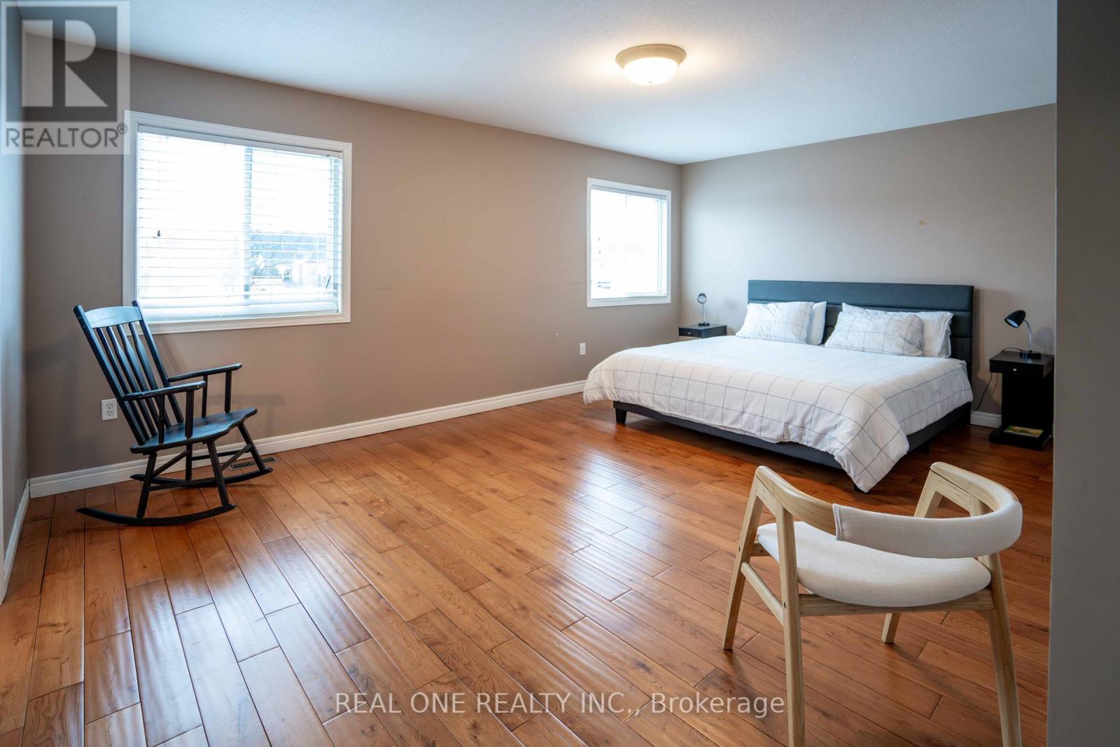 744 Brandenburg Boulevard, Waterloo, Ontario  N2T 2W9 - Photo 22 - X12825584