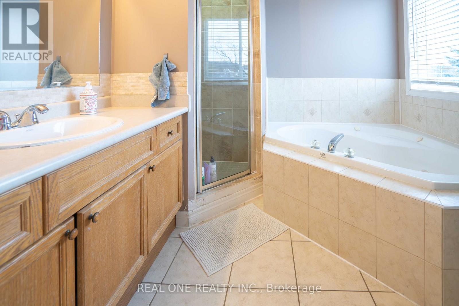 744 Brandenburg Boulevard, Waterloo, Ontario  N2T 2W9 - Photo 24 - X12825584