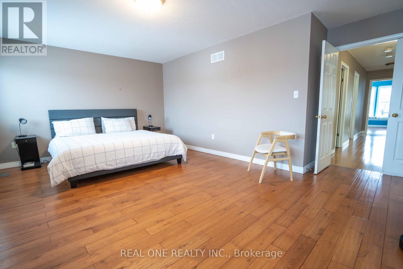 744 Brandenburg Boulevard, Waterloo, Ontario  N2T 2W9 - Photo 25 - X12825584