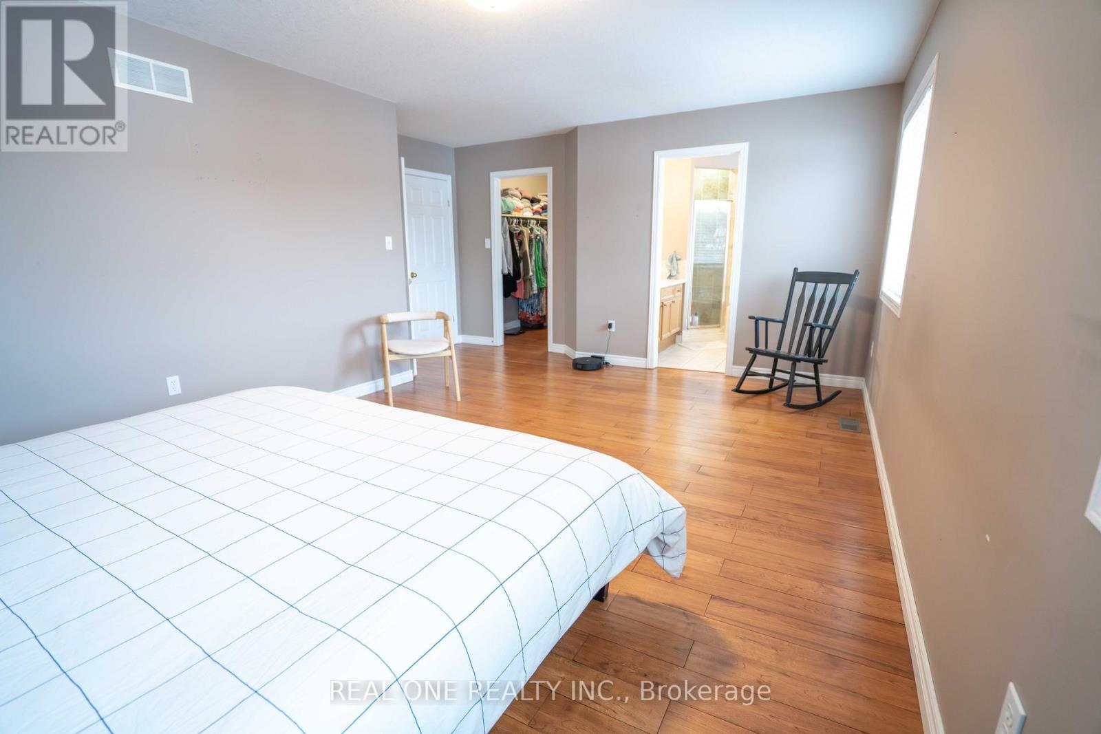 744 Brandenburg Boulevard, Waterloo, Ontario  N2T 2W9 - Photo 27 - X12825584