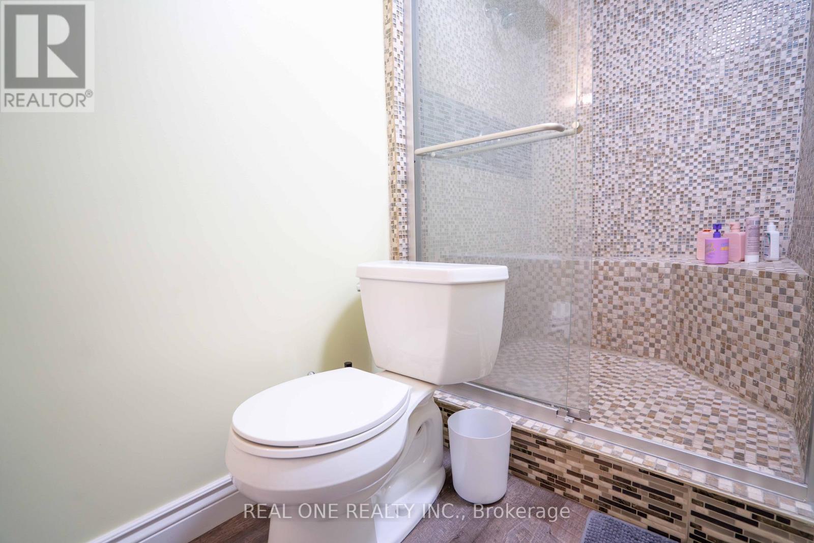 744 Brandenburg Boulevard, Waterloo, Ontario  N2T 2W9 - Photo 33 - X12825584