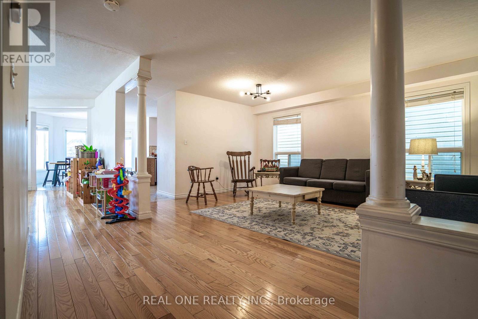 744 Brandenburg Boulevard, Waterloo, Ontario  N2T 2W9 - Photo 6 - X12825584