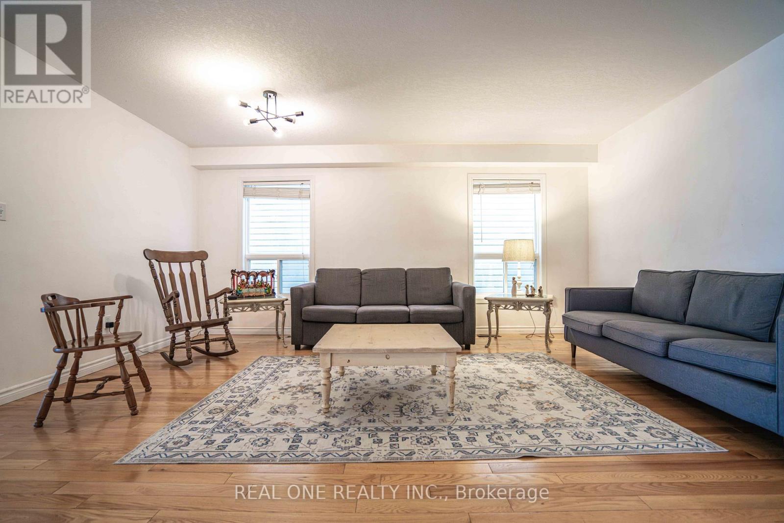 744 Brandenburg Boulevard, Waterloo, Ontario  N2T 2W9 - Photo 7 - X12825584