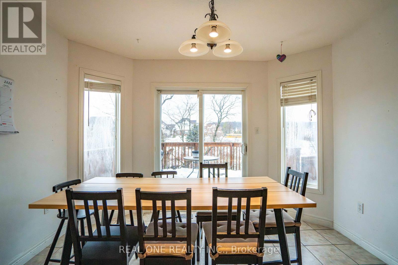 744 Brandenburg Boulevard, Waterloo, Ontario  N2T 2W9 - Photo 9 - X12825584