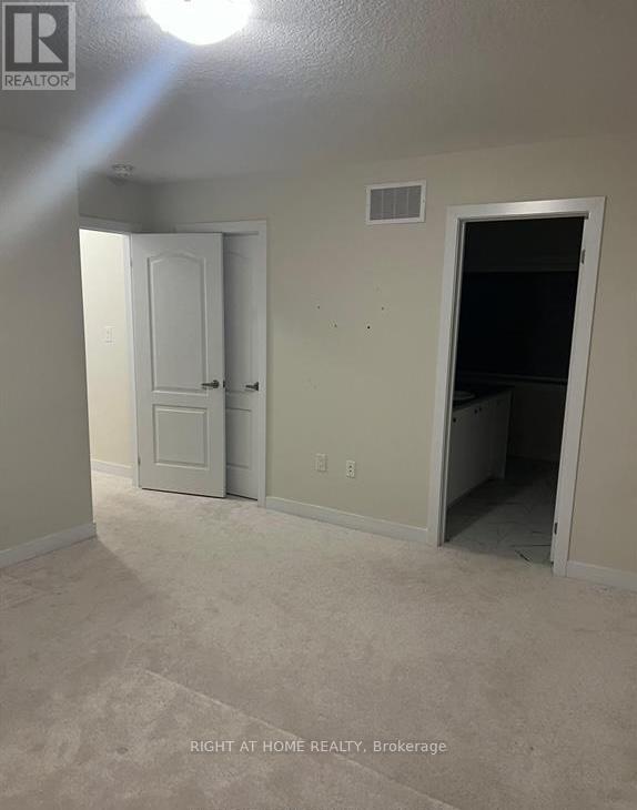 132 Lilac Circle, Haldimand, Ontario  N3W 0H9 - Photo 12 - X12825588