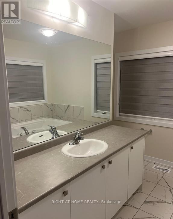 132 Lilac Circle, Haldimand, Ontario  N3W 0H9 - Photo 13 - X12825588