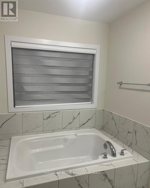 132 Lilac Circle, Haldimand, Ontario  N3W 0H9 - Photo 15 - X12825588