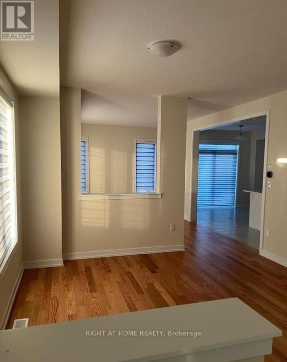 132 Lilac Circle, Haldimand, Ontario  N3W 0H9 - Photo 4 - X12825588