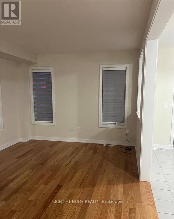 132 Lilac Circle, Haldimand, Ontario  N3W 0H9 - Photo 7 - X12825588