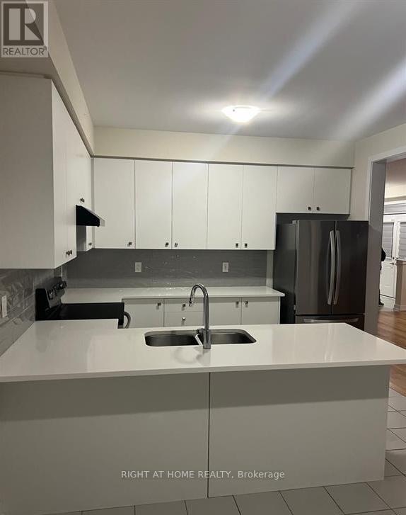 132 Lilac Circle, Haldimand, Ontario  N3W 0H9 - Photo 9 - X12825588