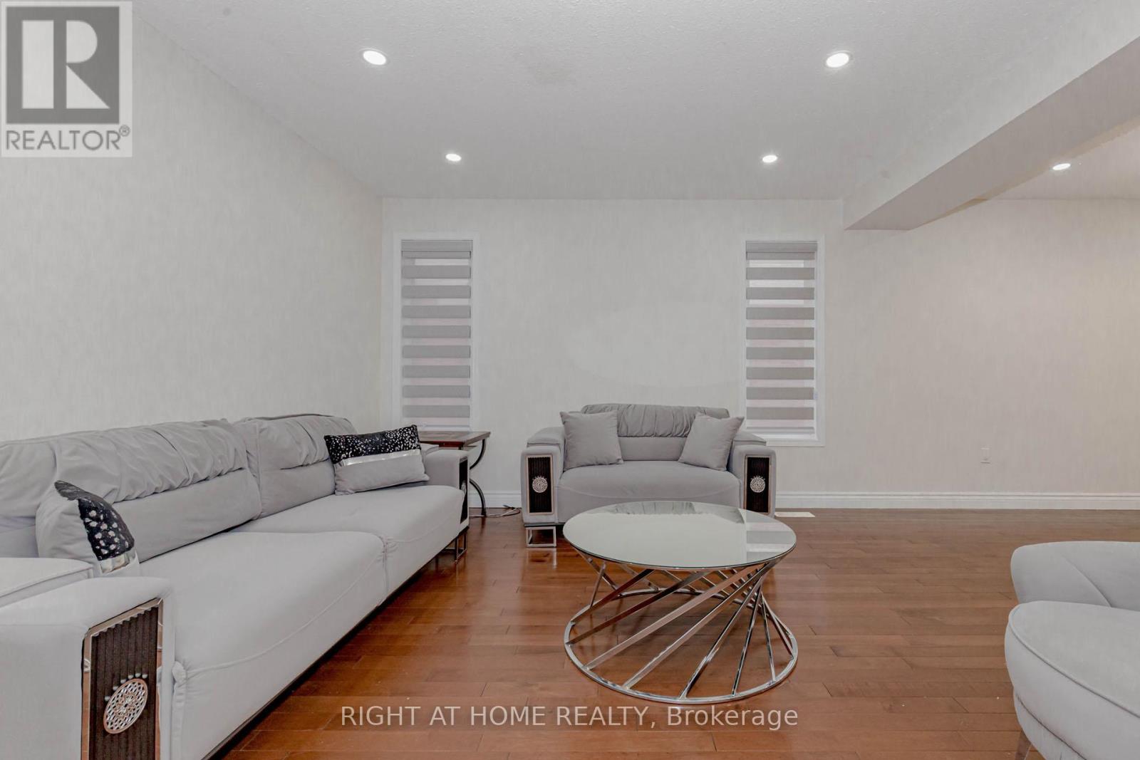 51 Hawkins Drive, Cambridge, Ontario  N1T 1Z7 - Photo 4 - X12825612