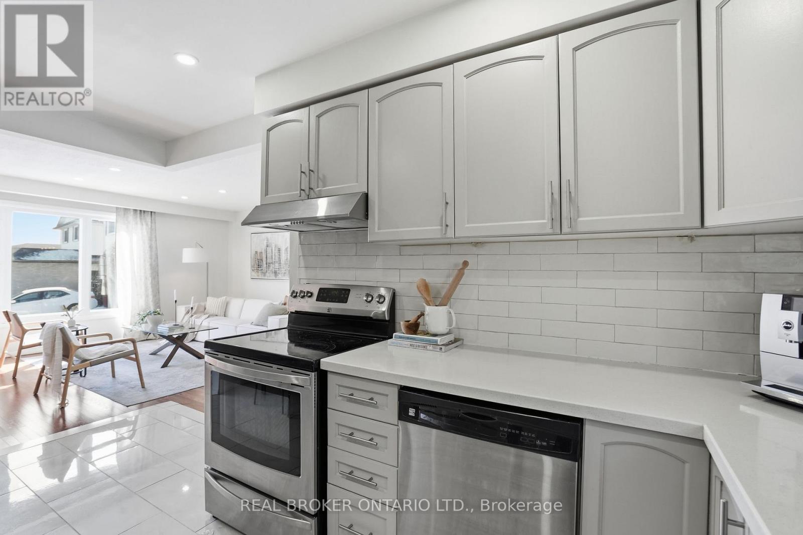 14 Basin Crescent, Hamilton, Ontario  L8T 4W8 - Photo 19 - X12825622