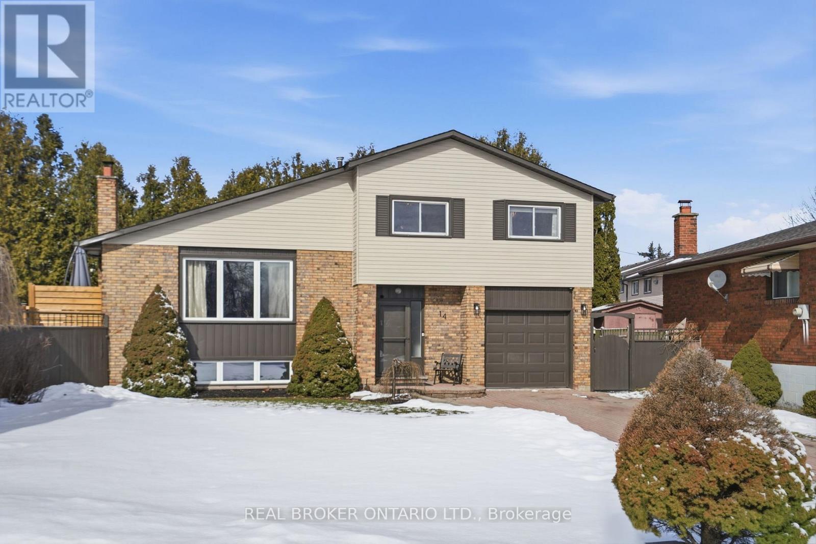 14 Basin Crescent, Hamilton, Ontario  L8T 4W8 - Photo 2 - X12825622
