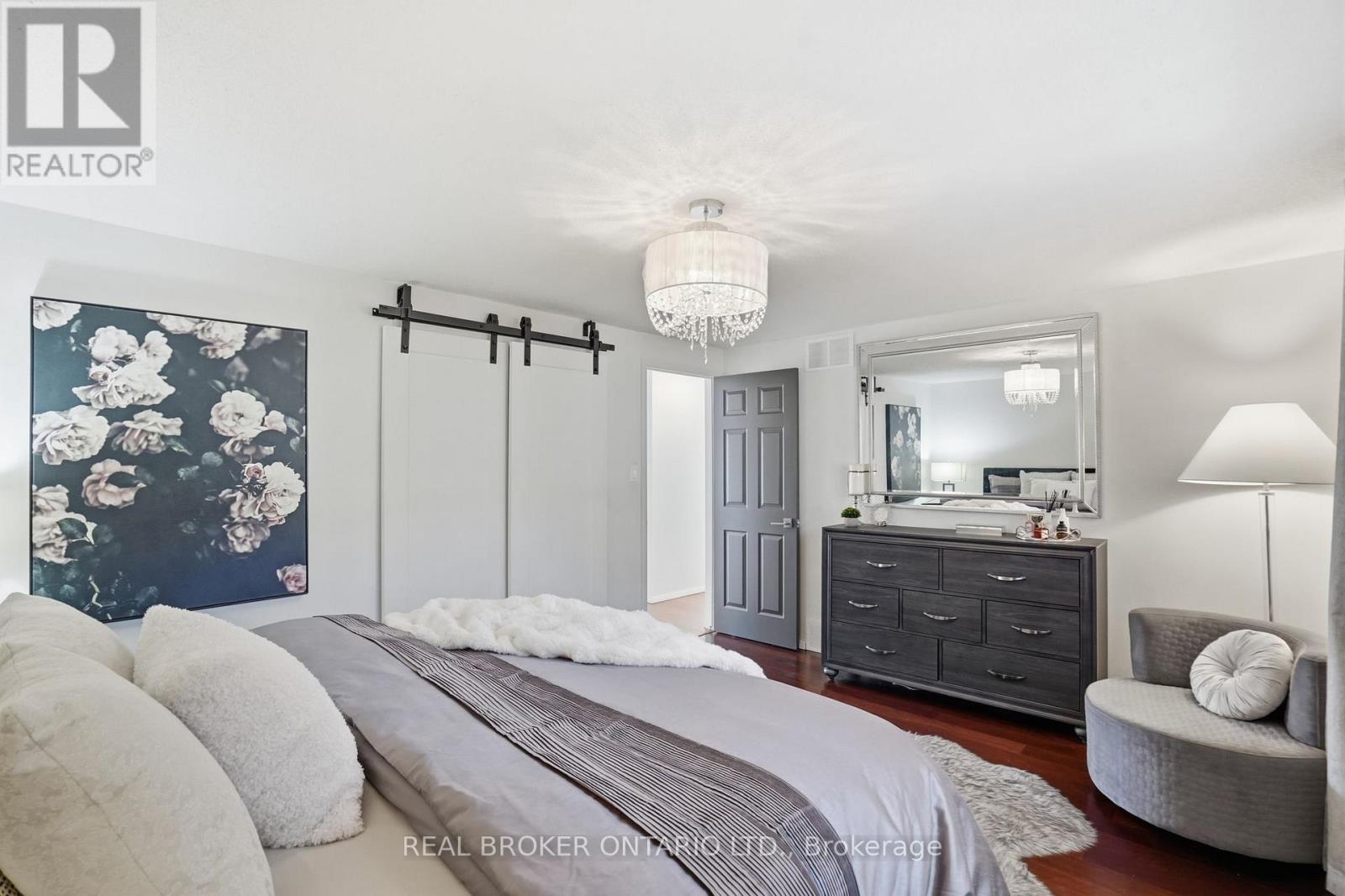 14 Basin Crescent, Hamilton, Ontario  L8T 4W8 - Photo 23 - X12825622