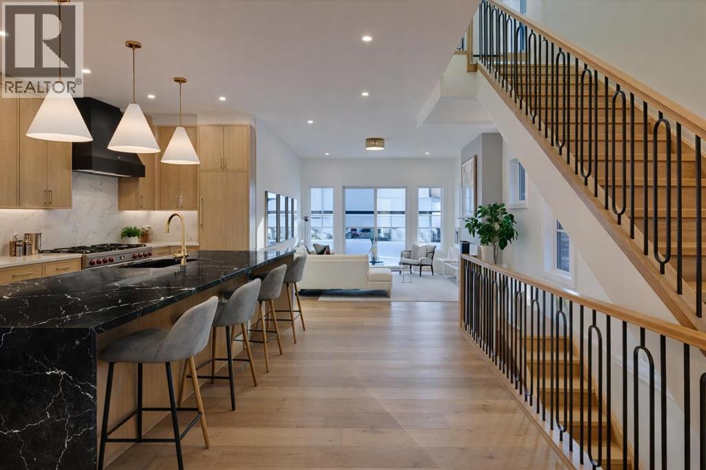 2207 Victoria Crescent Nw, Calgary, Alberta  T2M 4E4 - Photo 6 - A2286853