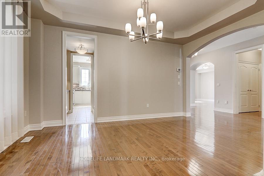 146 Lady Fenyrose Avenue, Vaughan, Ontario  L6A 0E1 - Photo 7 - N12825632