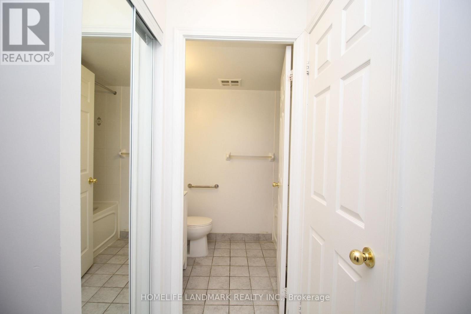 708 - 11 Oneida Crescent, Richmond Hill, Ontario  L4B 0A1 - Photo 5 - N12825642