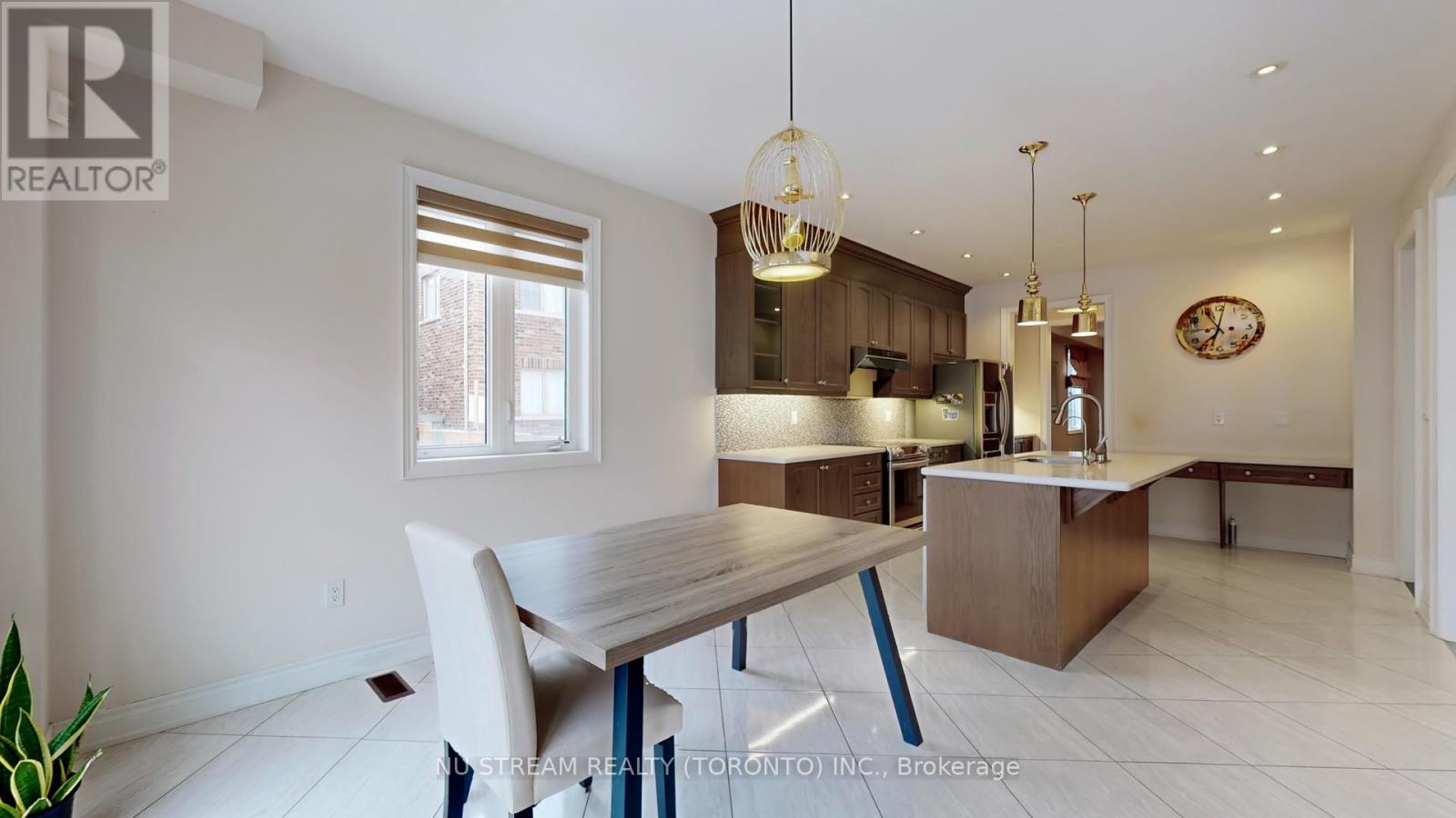 102 Beaconsfield Drive, Vaughan, Ontario  L4H 4L6 - Photo 10 - N12825662