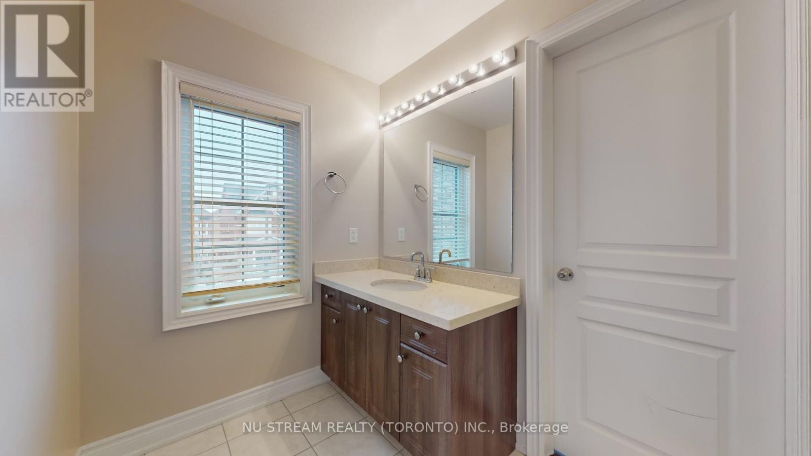 102 Beaconsfield Drive, Vaughan, Ontario  L4H 4L6 - Photo 31 - N12825662