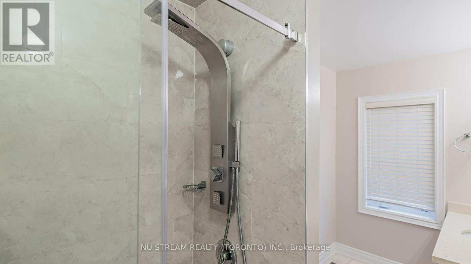 102 Beaconsfield Drive, Vaughan, Ontario  L4H 4L6 - Photo 34 - N12825662